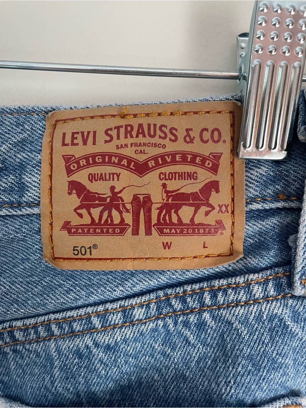 Levi's 501 Button-Fly Jeans with Rips - Picture 4 of 16